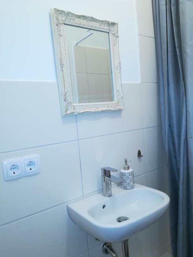 Zentrales Apartment In Gelsenkirchen Esterno foto