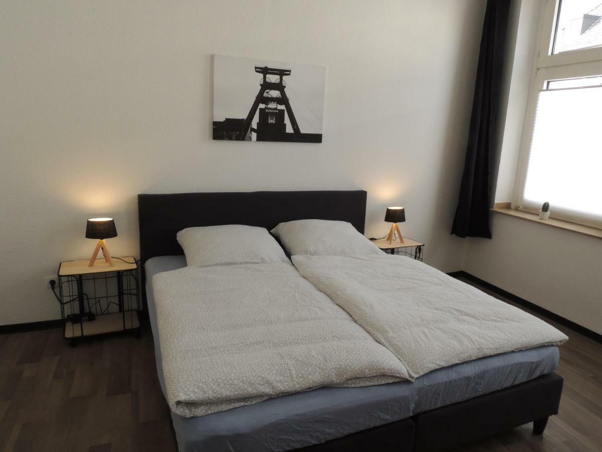 Zentrales Apartment In Gelsenkirchen Esterno foto